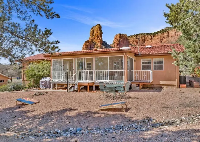 New! Huge Game Room, Hikeable, Red Rock View, Fireplace, Ping Pong, Yoga, Golf Course, Pickle Ball! Casa vacanze